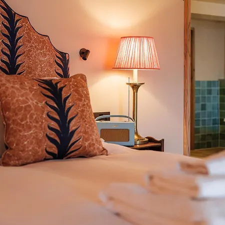 The Stump Hotel Cirencester Room photo